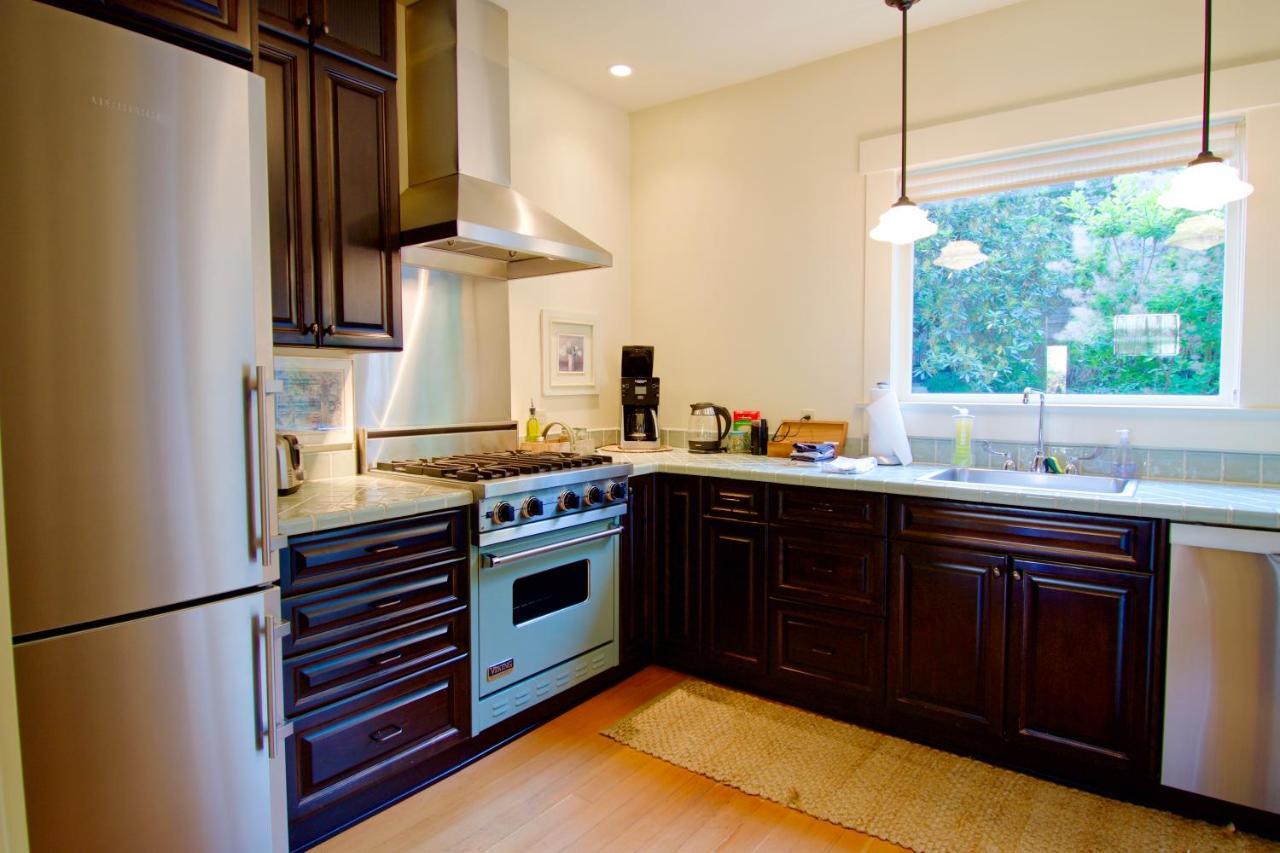 Apartment Phinney Ridge Flat With Backyard Oasis Seattle