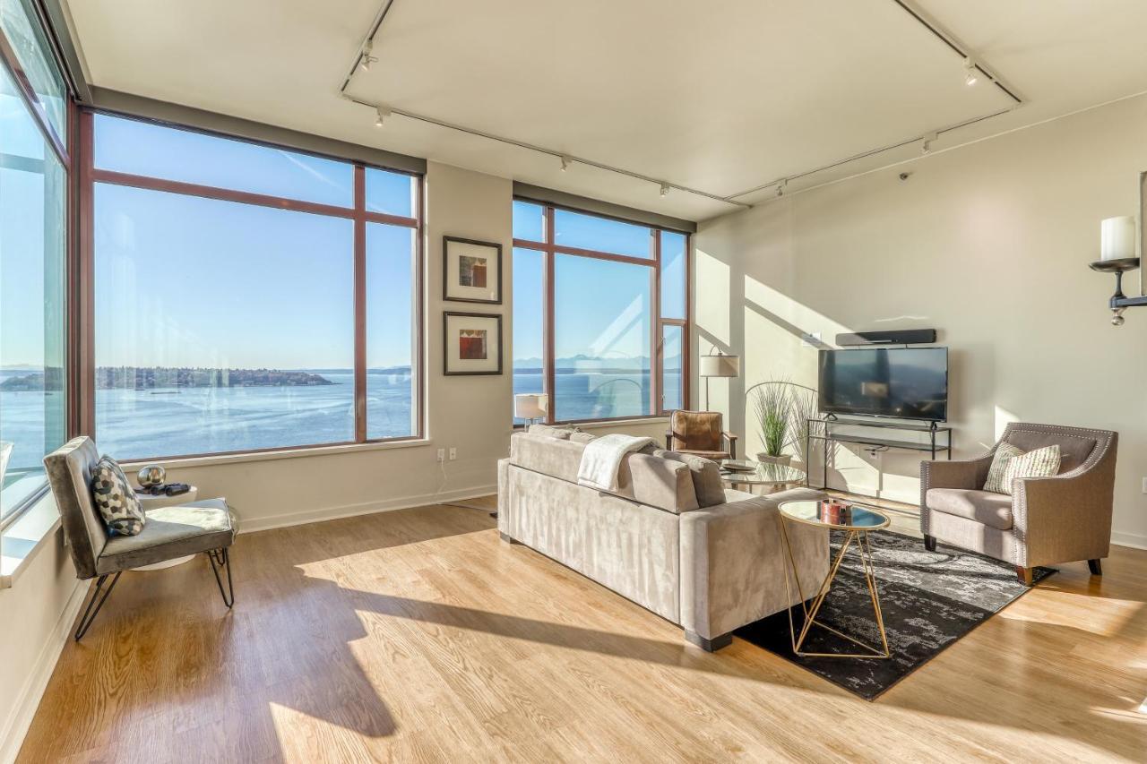 Harbor Steps Bay View Penthouse Apartment