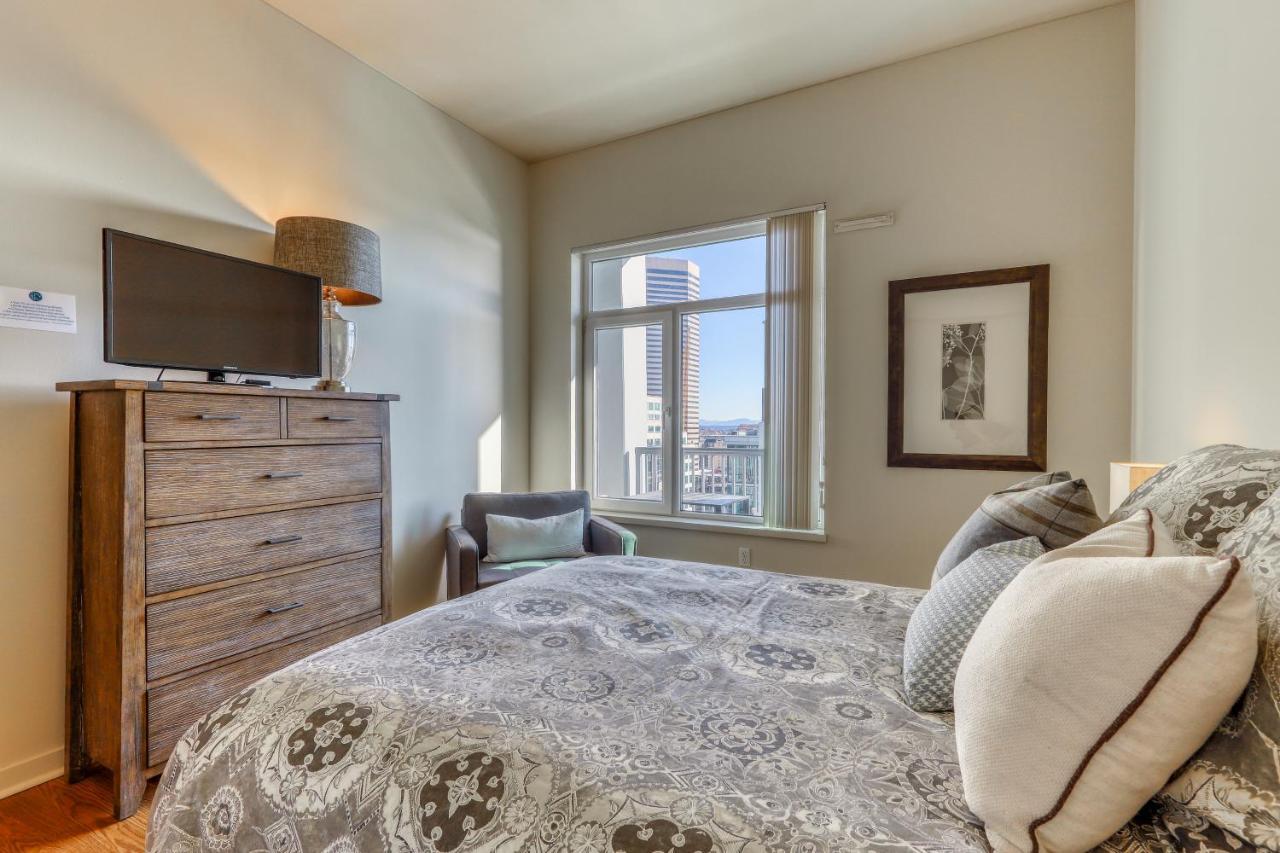 Apartment Harbor Steps Bay View Penthouse Seattle