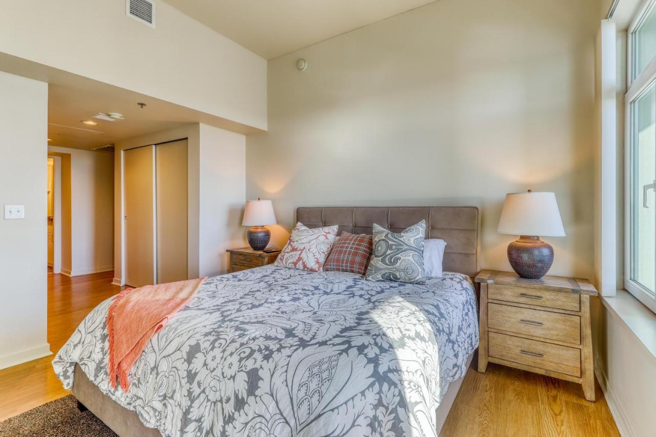 Apartment Harbor Steps Bay View Penthouse Seattle