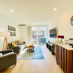 Modern Ballard Townhouse - 92 Walkscore & Rooftop!
