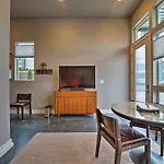 Sleek Seattle Studio 5 Min To Downtown Ballard!