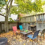 Large Funky 2 Or 3 Bedroom Unit In Prime Location