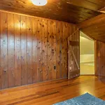 Large Funky 2 Or 3 Bedroom Unit In Prime Location