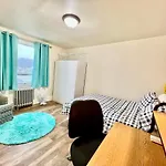 Private Room With Shared Bathroom Near Airport And Downtown Seattle