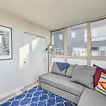 Sleek Seattle Home With Rooftop Patio And Views!