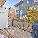 Sleek Seattle Home With Rooftop Patio And Views!
