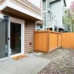 Snug Suite Near Greenlake!