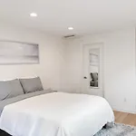 Modern Apartment Near Light Rail