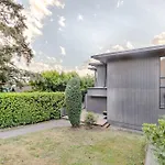 Spacious Home In Seattle