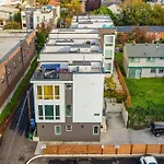 Red Maple Retreat In Leschi