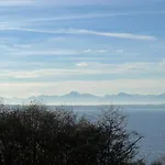 1-Bedroom Seaview Guesthouse On Seattle Luxury Estate With Views Of Olympic Mountains