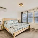 Prime Location Walk To Attractions W Free Parking