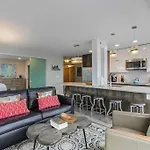 Newmark Tower\'S Water Wheel Condo With Sea Views