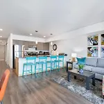 Garage Parking & Easy Access To Urban Living