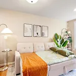 Prime Northgate Retreat Near Mall I-5 Light Rail