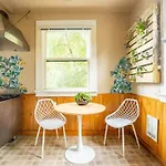 Charming Room In Historic Bnb With Parking - Rm 5