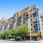 Belltown Court North