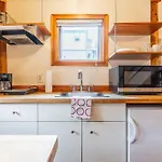 Charming Two-Level Retreat In Capitol Hill - Foxglove Inn