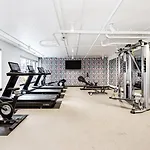 Blueground Central Dist Gym Close To Dining Sea-741
