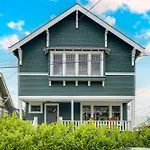Queen Anne Apartment With Patio Walk To Restaurants