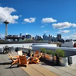 Queen Anne Abode - 1 Block From Cpa! - Free Parking!