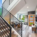Stylish Townhouse Near Seattle Attractions