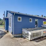 Family-Friendly Seattle Home In Green Lake!