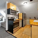 College Inn Hotel