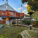 The Green Lake Firefly Lodge