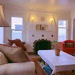 Seattle Urban Village- Private Room