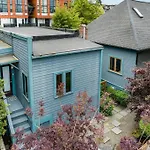 Cozy Capitol Hill Cottage