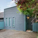 Cozy Capitol Hill Cottage