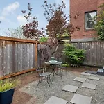 Cozy Capitol Hill Cottage
