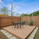 Judkins Retreat Close To Downtown Duplex
