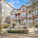 Cheerful Capitol Hill Home Ac And 98 Walk Score