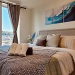 Luxe & Bright Gem - Prime Location, Roof Deck, View