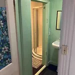 Easy Uw, Downtown Access