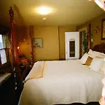 Chittenden House Bed And Breakfast