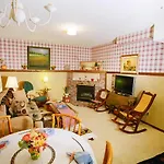 Chittenden House Bed And Breakfast