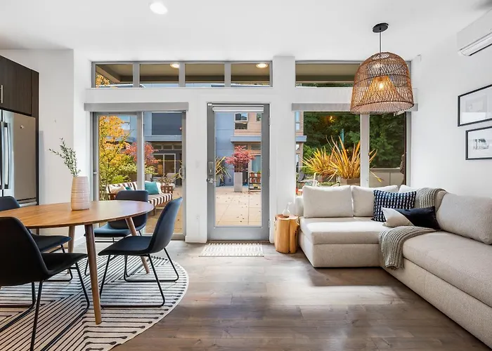 Alki Beach Escape Romantic Waterfront Getaway For 2