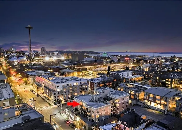Free Parking - City Views - Near Attractions