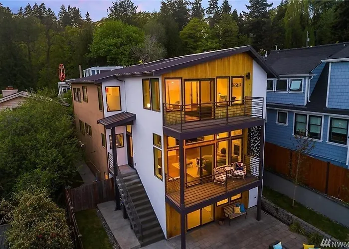 Paradise Perch - Luxury 4000 Sqft House, Amazing Views And Location