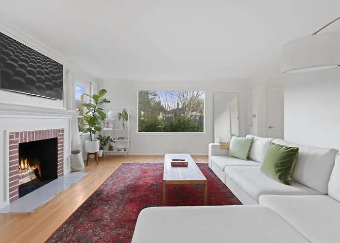 3Br 2Ba Ballard Blue, Seattle