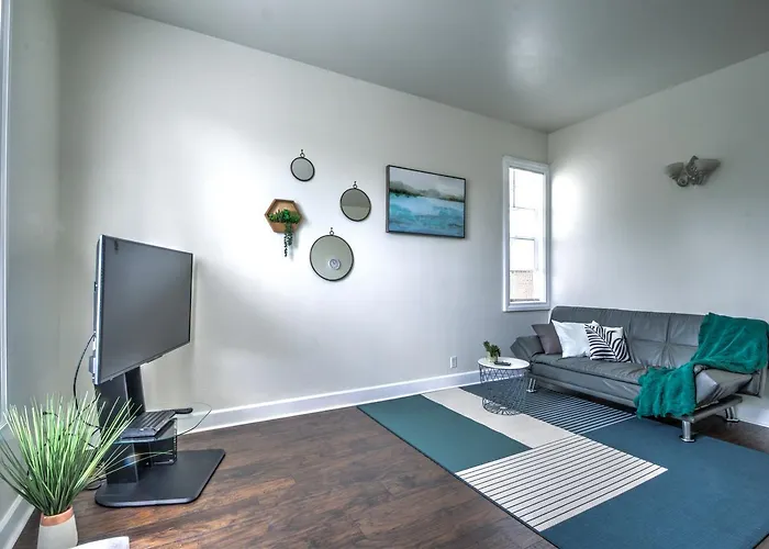Cozy 2 Bdr Apt At Heart Of Capitol Hill - Apt A