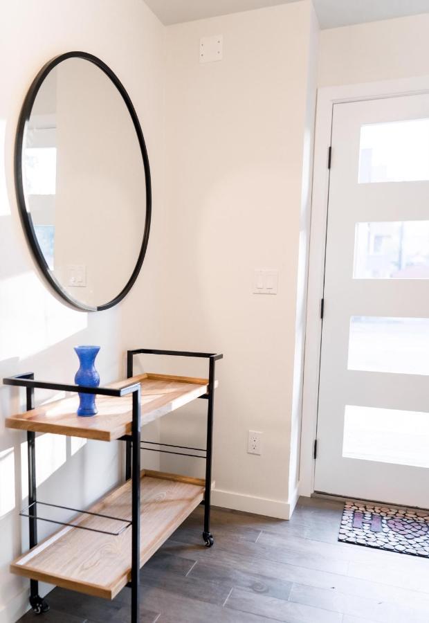 Holiday home Sky Lux 1 - Modern Elegance In Downtown *