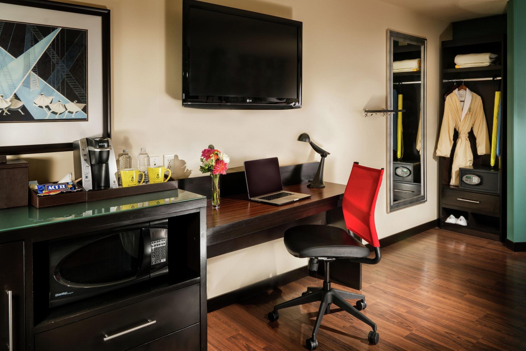 Staypineapple, The Maxwell Hotel, Center Seattle