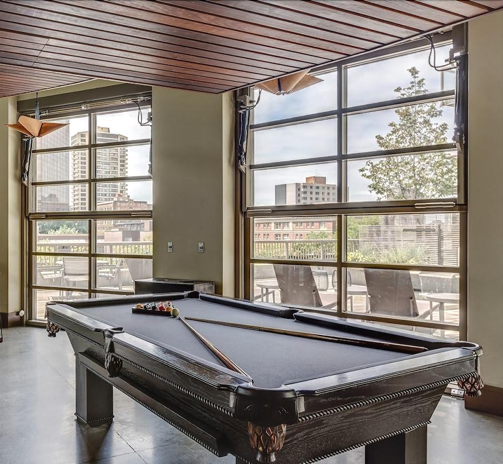Apartment Oakwood At Via 6 Seattle