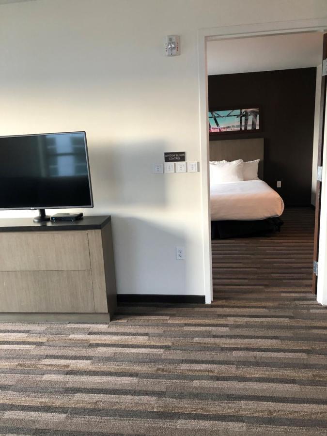 Hyatt House Downtown 3*