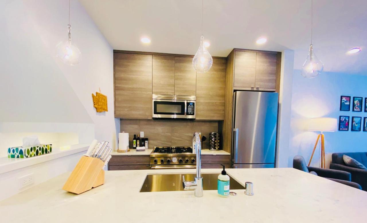 Apartment Modern Ballard Townhouse - 92 Walkscore & Rooftop! Seattle
